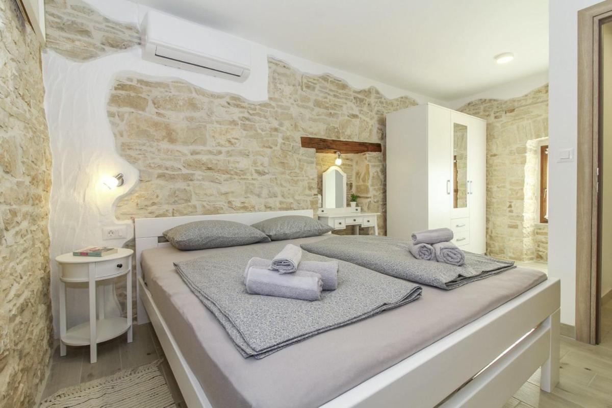 Villa Olea In Barat - Haus Fuer 6-8 Personen Kanfanar Bagian luar foto