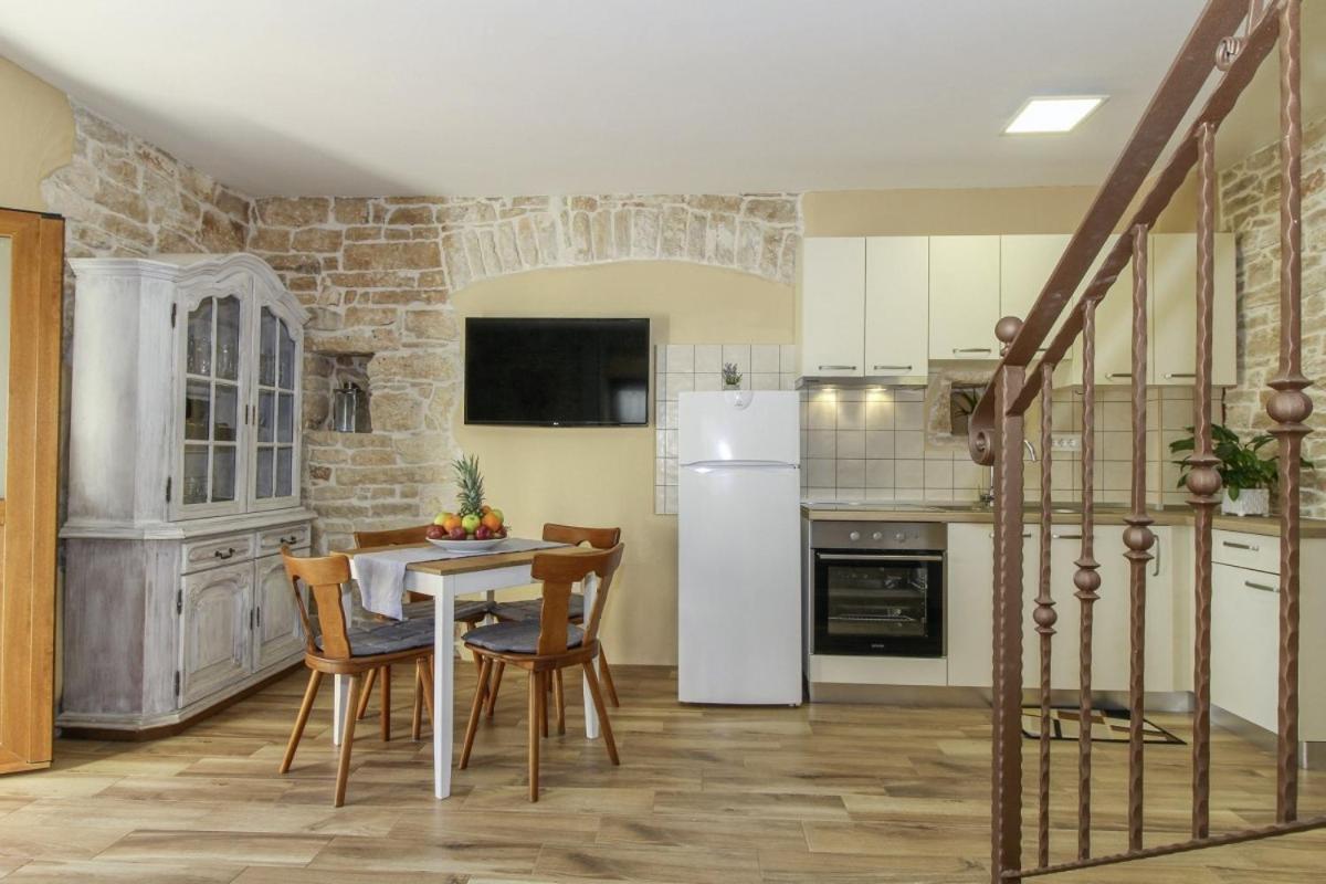 Villa Olea In Barat - Haus Fuer 6-8 Personen Kanfanar Bagian luar foto