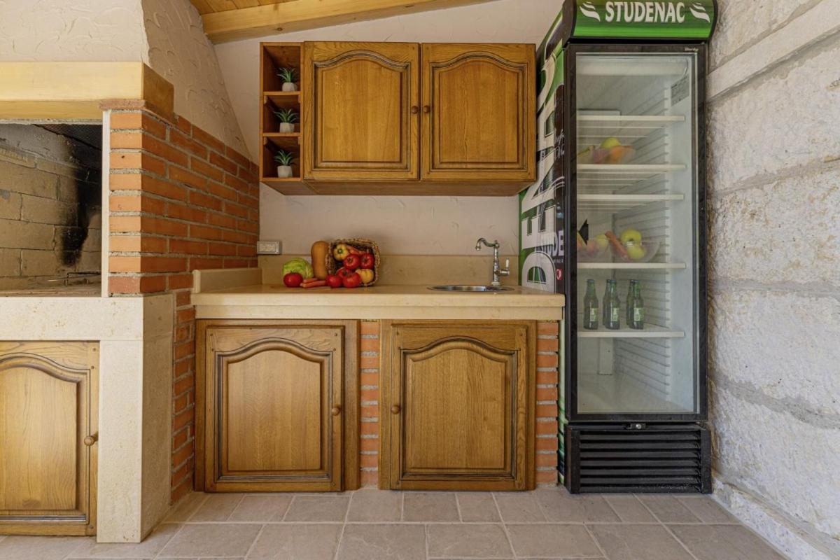 Villa Olea In Barat - Haus Fuer 6-8 Personen Kanfanar Bagian luar foto