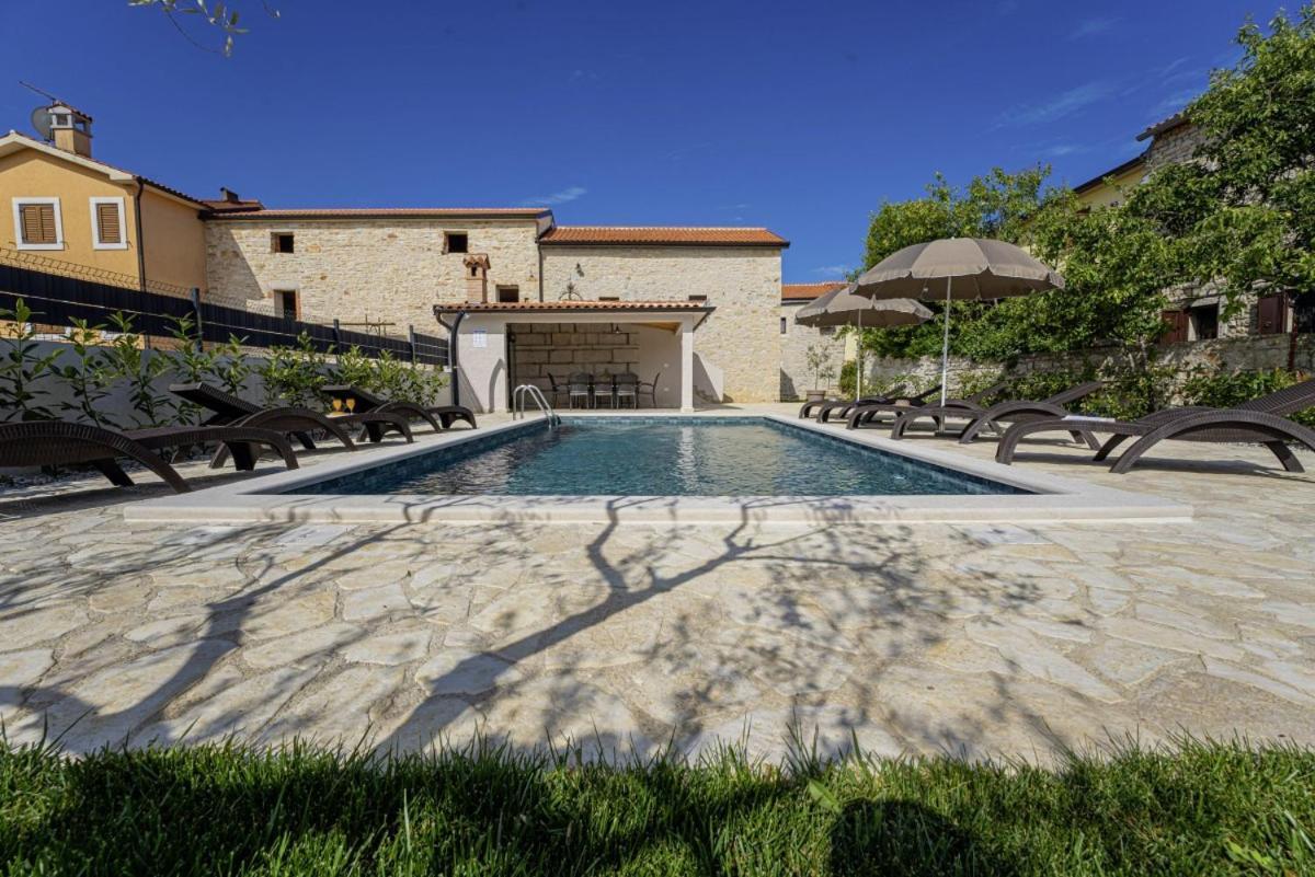 Villa Olea In Barat - Haus Fuer 6-8 Personen Kanfanar Bagian luar foto